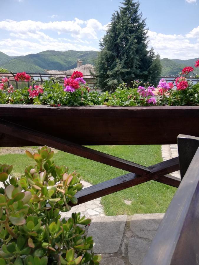 Trifon Zarezan Family Hotel Glavatartsi Dış mekan fotoğraf