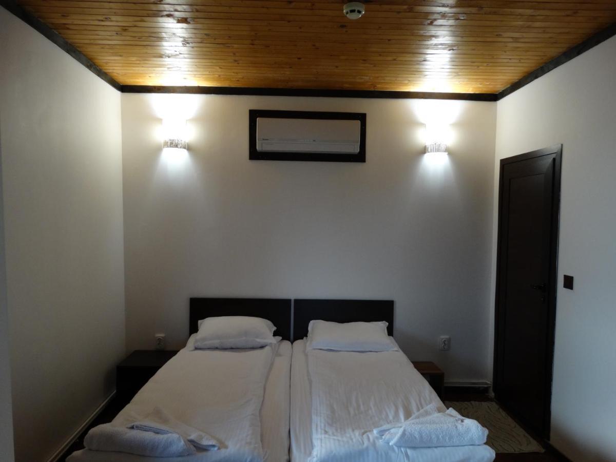 Trifon Zarezan Family Hotel Glavatartsi Dış mekan fotoğraf