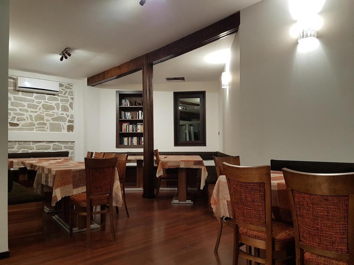 Trifon Zarezan Family Hotel Glavatartsi Dış mekan fotoğraf