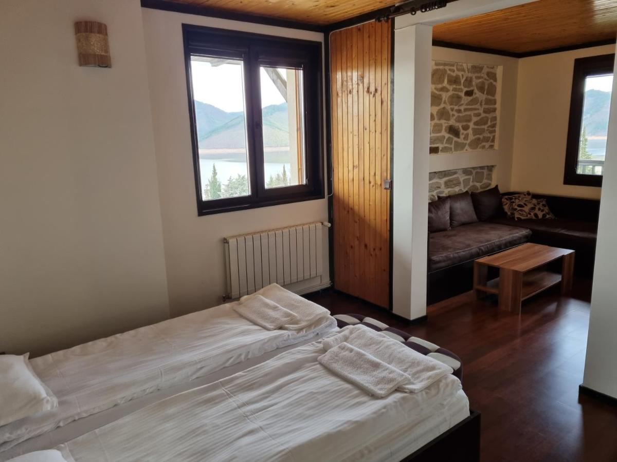 Trifon Zarezan Family Hotel Glavatartsi Dış mekan fotoğraf